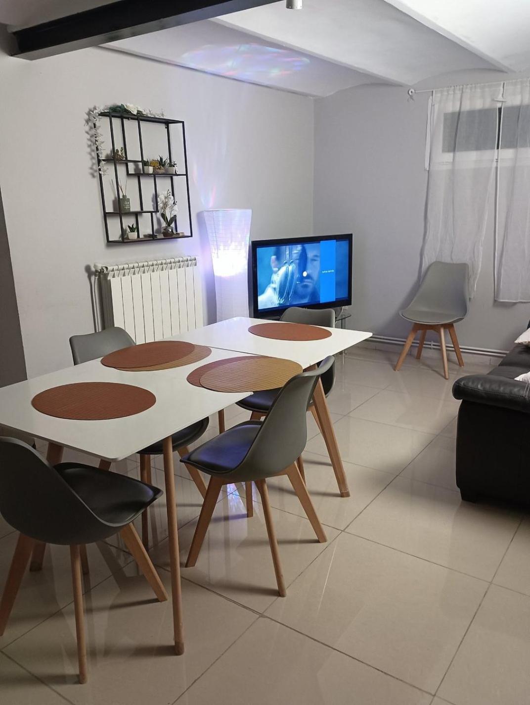 Villa 3 Appartements Entiers Avec Piscine Et Jaccuzi Et Parking マルセイユ エクステリア 写真