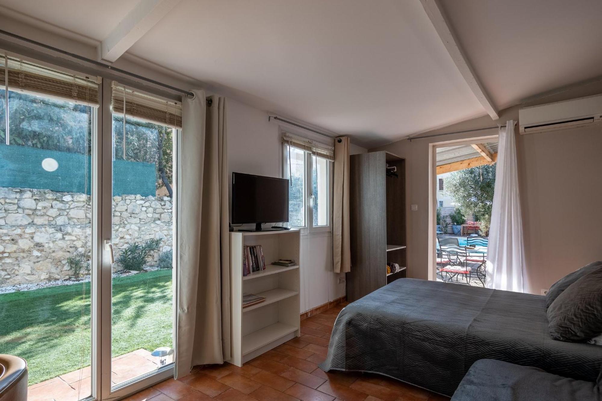 Villa 3 Appartements Entiers Avec Piscine Et Jaccuzi Et Parking マルセイユ エクステリア 写真
